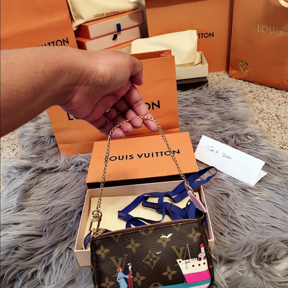 Authentic Louis Vuitton mini pochette. - Picture 3 of 8